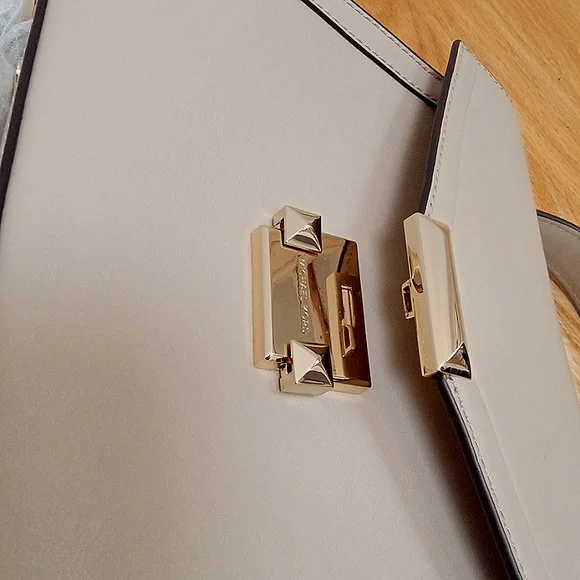 NEW! Michael Kors Whitney Fawn MD Satchel Leather - Picture 8 of 8